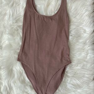 BASIC BODYSUIT